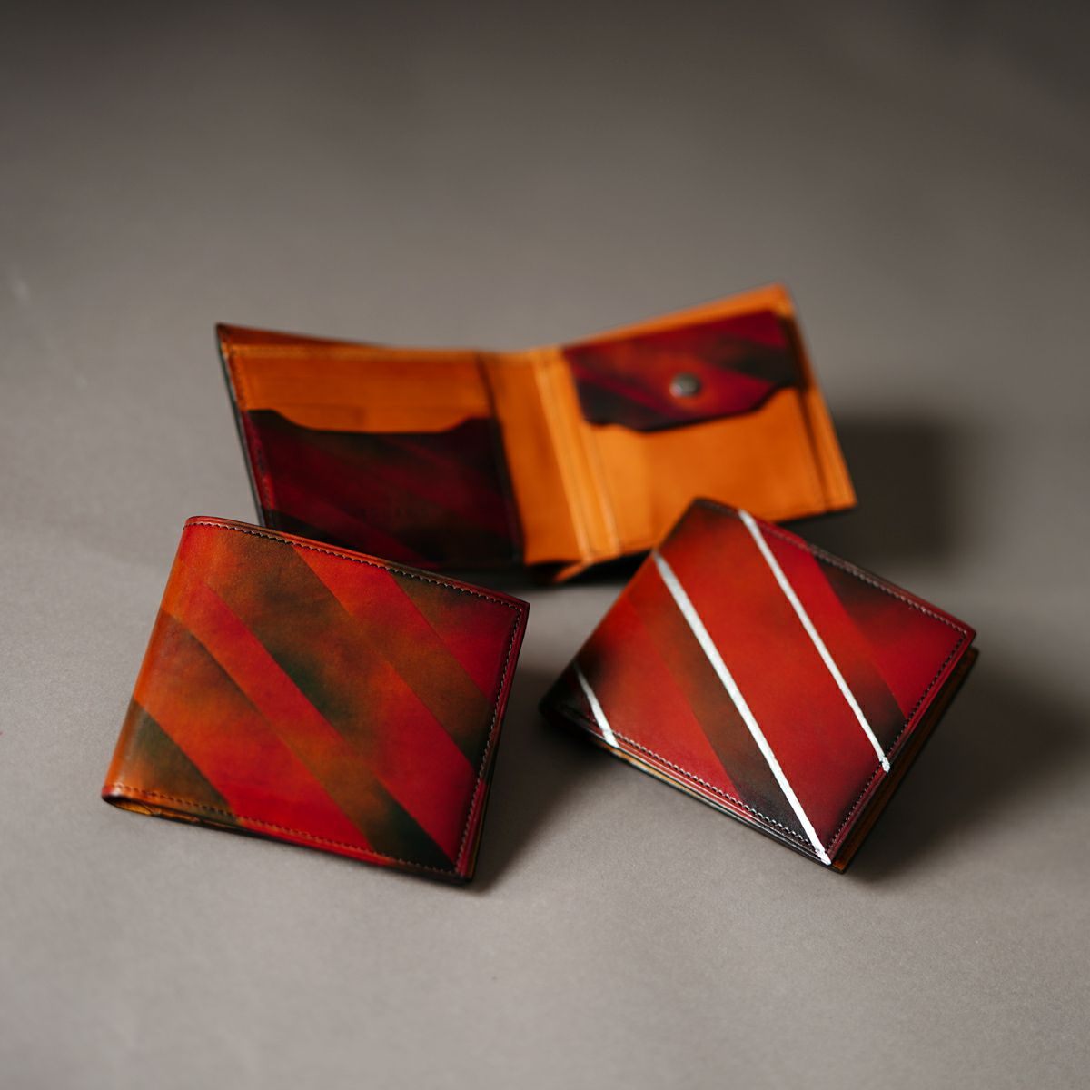 YAR152 二つ折り財布「屋根裏の散歩者」 - yuhaku online shop