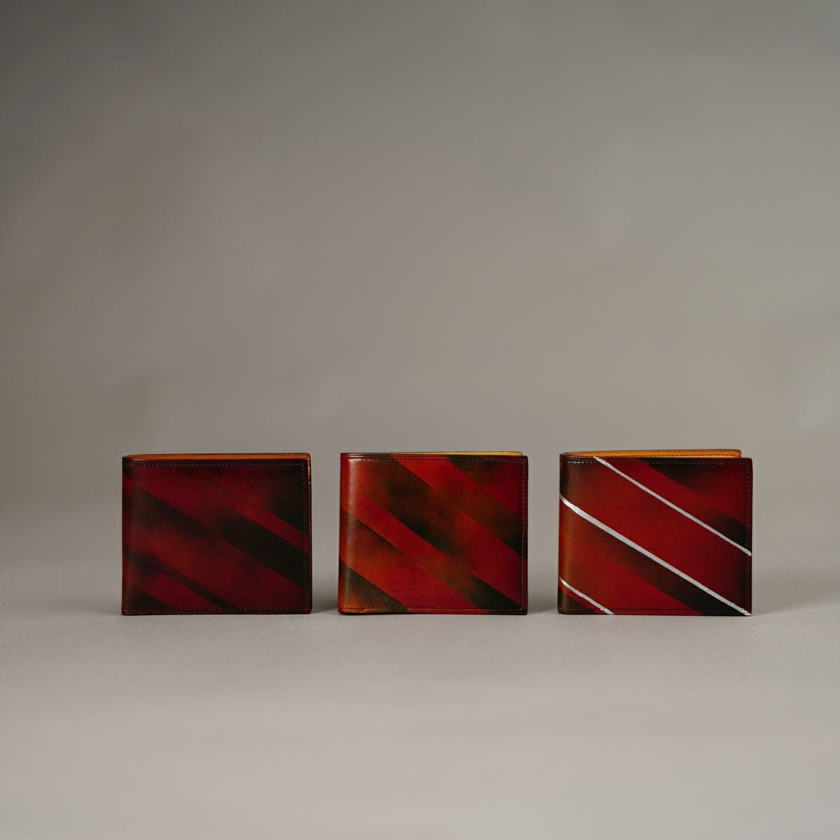 YAR152 二つ折り財布「屋根裏の散歩者」 - yuhaku online shop