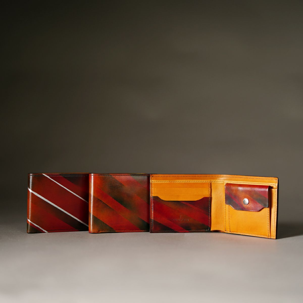 YAR152 二つ折り財布「屋根裏の散歩者」 - yuhaku online shop