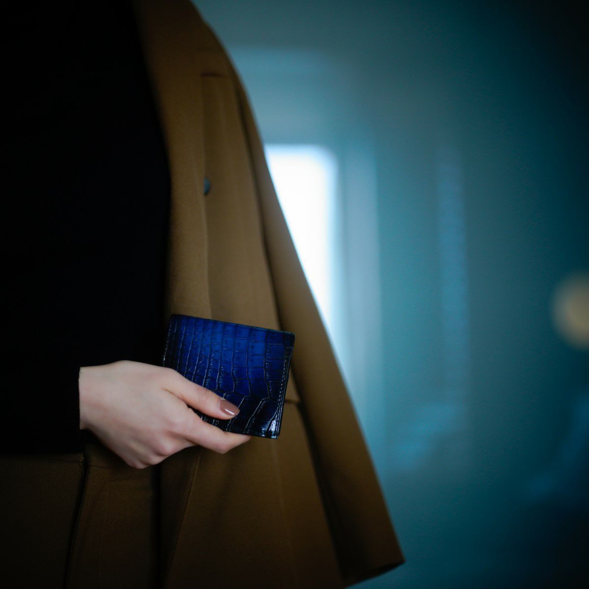 YFA122 クロコダイル薄型二つ折り財布 - yuhaku online shop