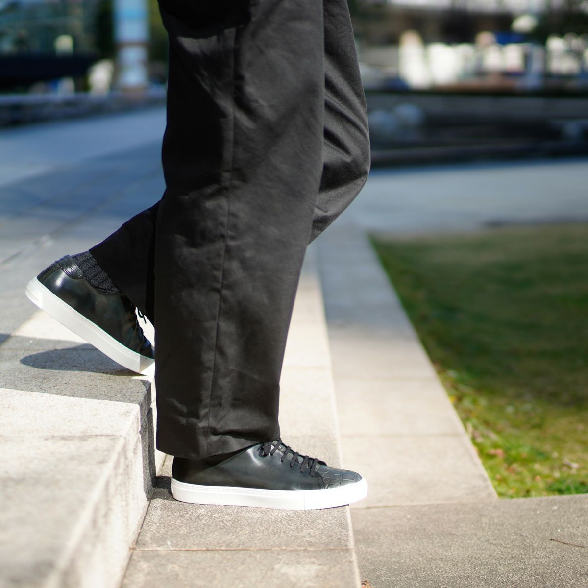 YFA2806 クロコダイルコンビ スニーカー - yuhaku online shop