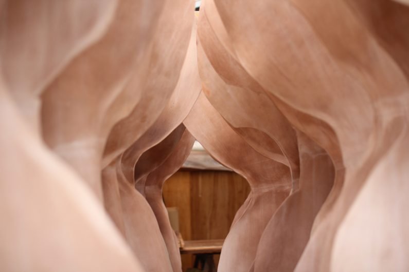 最上級の水染めコードヴァンが生まれる現場 - yuhaku online shop