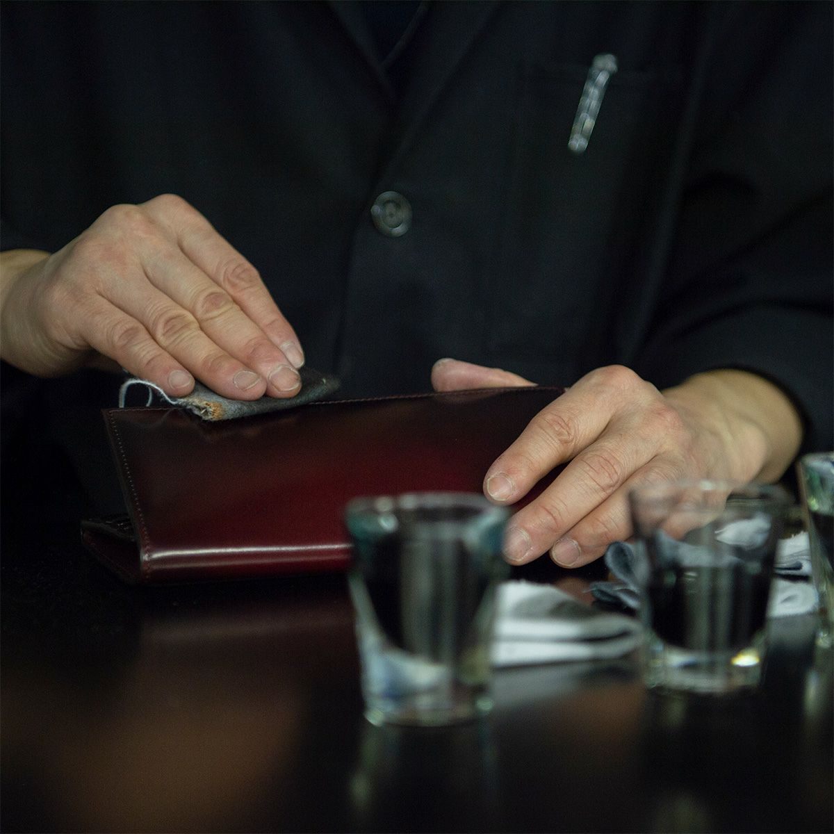 care_migaki 磨き直し・補色メンテナンス（職人による艶出しと補色や保革作業） ｜美しい色彩の革財布、革製品通販｜yuhaku online  shop