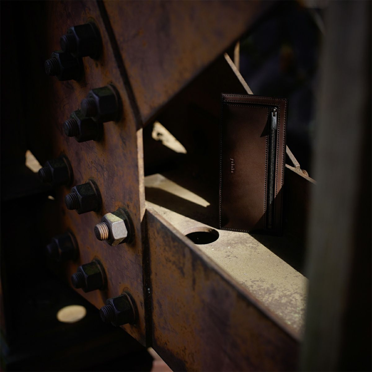 YAC121 コードバンフラップレス長財布 ｜美しい色彩の革財布、革製品